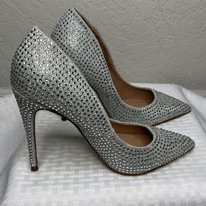 🌸 Steve Madden Daisie Studded Heels Size 7.5